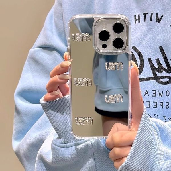 Чехол Miu Miu на разные модели IPhone  039.12 фото