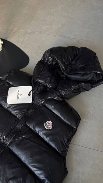 Жилет Moncler матова   2595 фото
