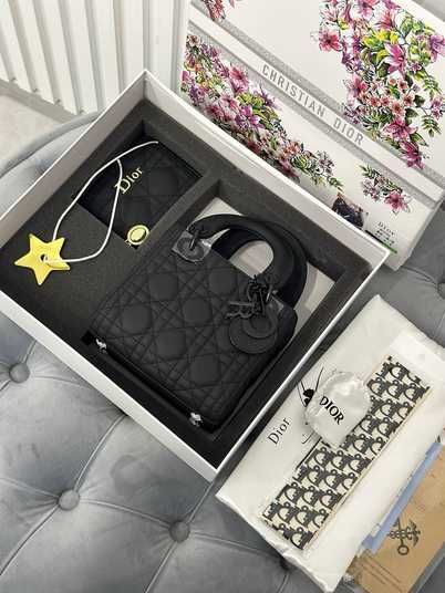 Купить Подарочный набор Dior 22 в интернет магазине iamSHOP