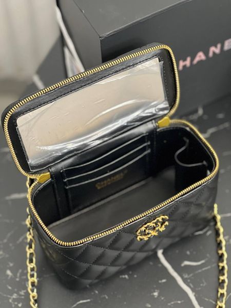 Сумка Chanel с золотой ручкой  0104 фото