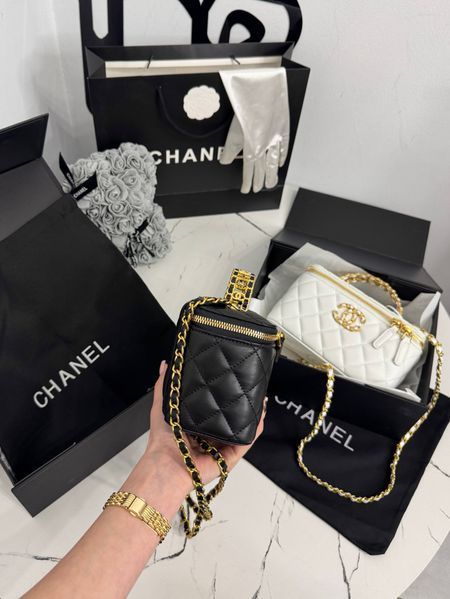 Сумка Chanel с золотой ручкой  0104 фото